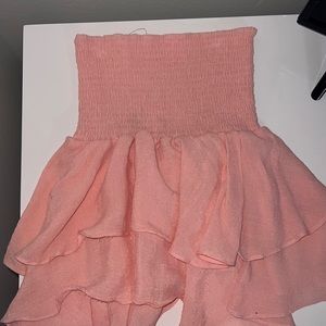 adorable pink mini skirt!